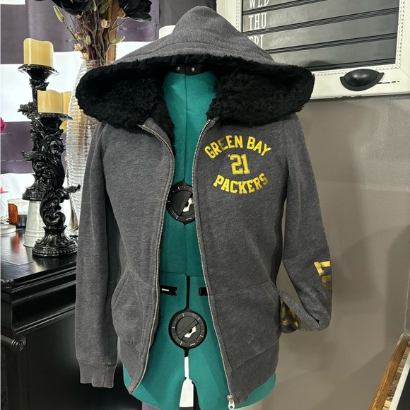 PINK Victoria’s Secret Green Bay packers faux fur lined bling hoodie - Picture 2 of 15